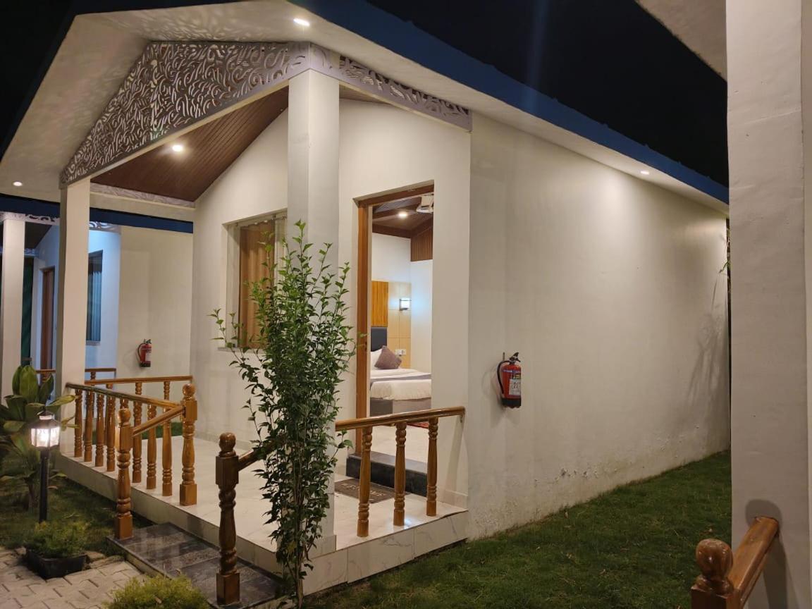 Corbett Jungle Breeze Resort Rāmnagar Exterior foto